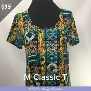 Medium Lularoe Classic T